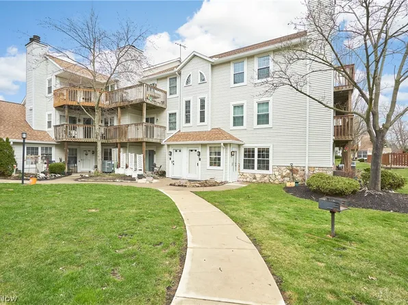 28180 Detroit Rd APT D1, Westlake, OH 44145