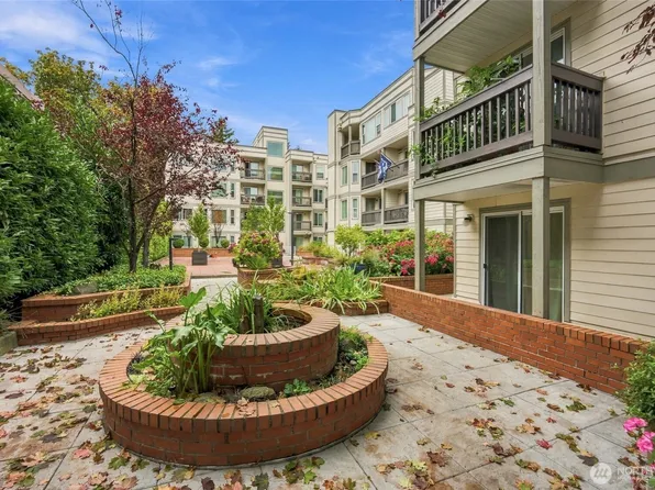2152 N 112th Street N #409, Seattle, WA 98133