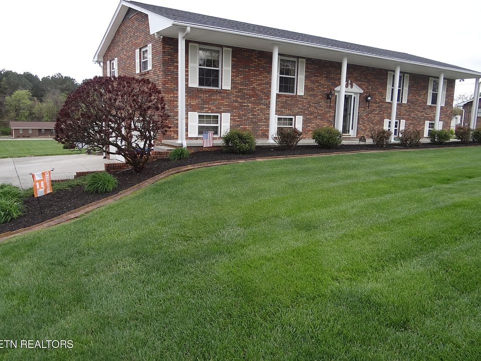 1st image of 611 E Grinnell Cir
