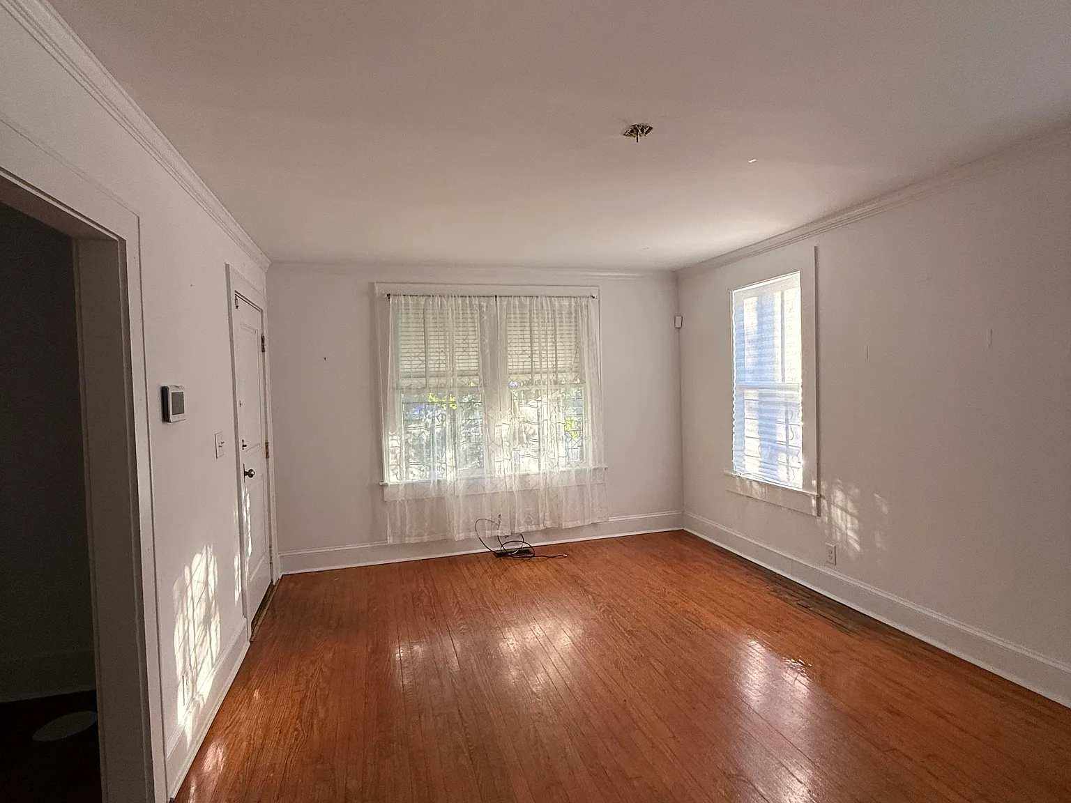 3 bed, 1205 sqft, $3,500 — Photo 3