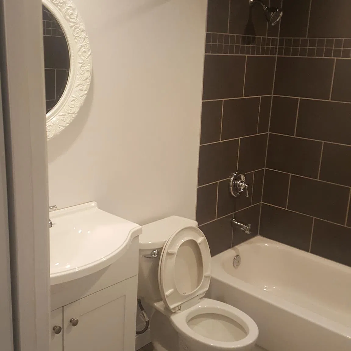 1 bed, 1000 sqft, $1,300 — Photo 3