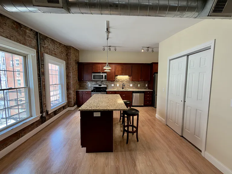 814 Main St #4A — Photo 1