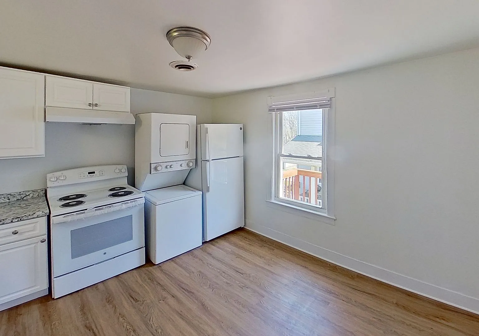 Spacious 2 Bedroom Apartment — Photo 3