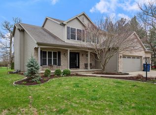 7 Sangamon Bluffs Rd, Mansfield, IL 61854