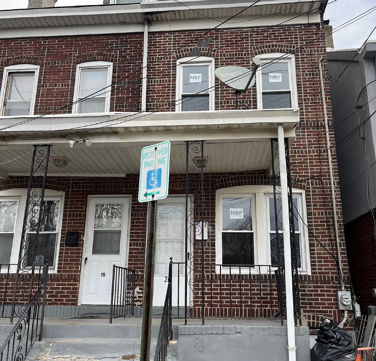 3 bed, 1.0 bath, 1118 sqft, $2,080 — Photo 1