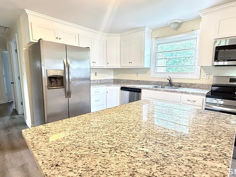 1519 Sullivan Ave — Photo 8