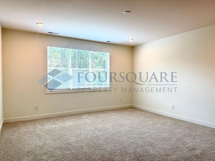 2204 Timberview Dr — Photo 36