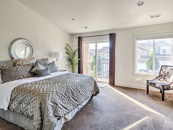 4th image of 4198 N Cresthaven Ln