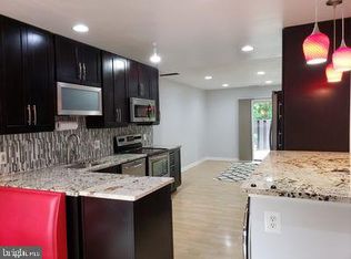 1329 Northgate Sq, Reston, VA 20190