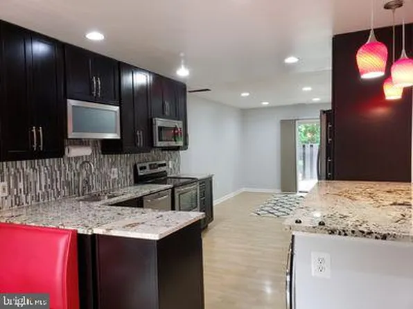1329 Northgate Sq, Reston, VA 20190