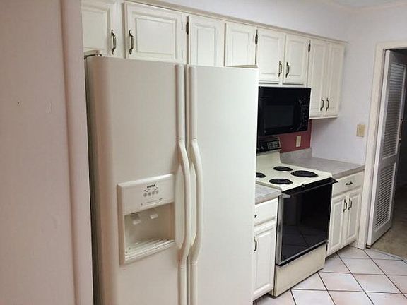 3rd image of 46 Waterfront Dr