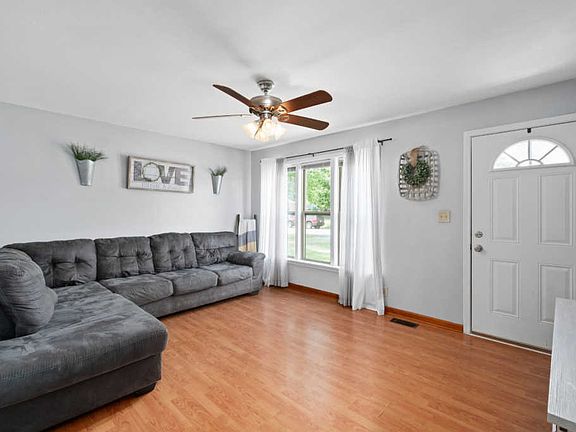 4th image of 228 Orleans Dr