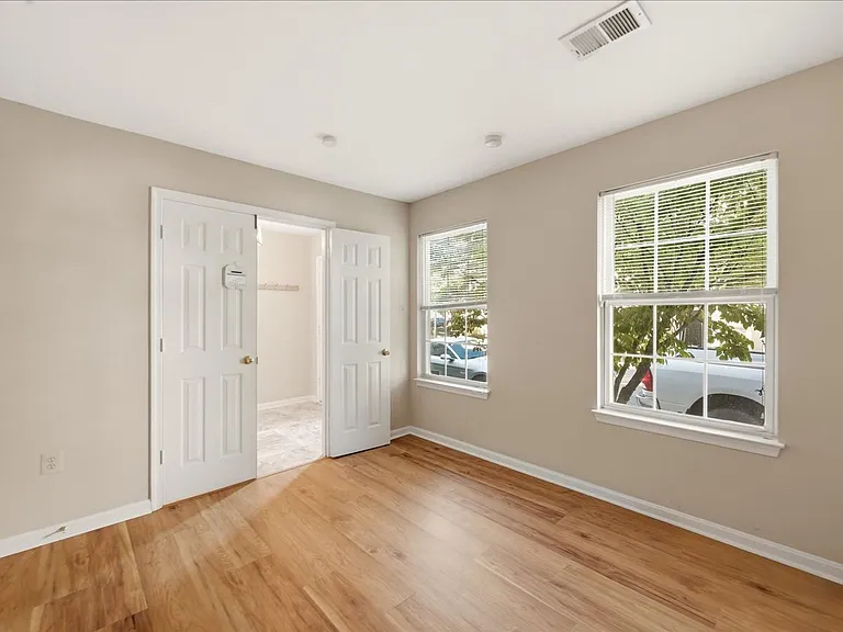 46030 Bayswater Ter — Photo 5