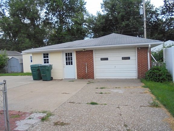 2nd image of 610 Warwick Dr