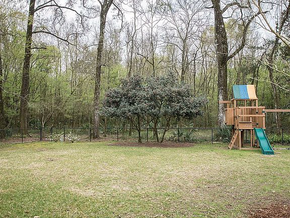 5th image of 130 Woodland Dr