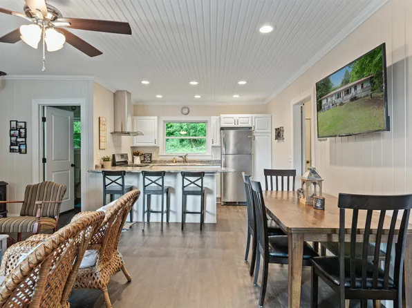 681 Patton Shore Road, Franklin, VT 05457