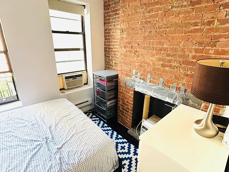 644 10th Ave #4N — Photo 4