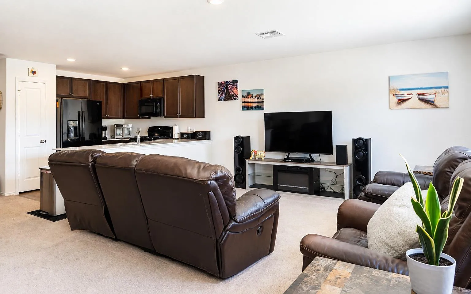 4 bed, 2.0 bath, 1879 sqft, $1,750 — Photo 3