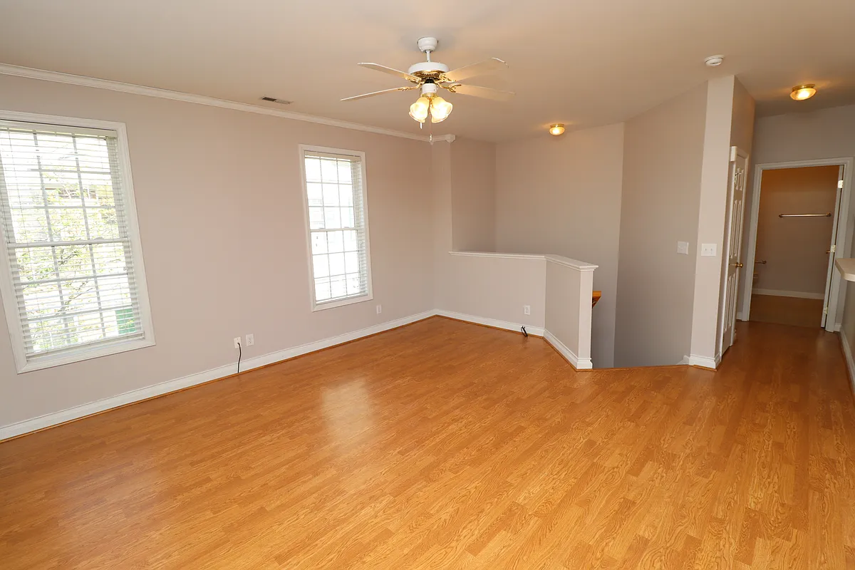 Building Photo - 2121 Kudrow Ln