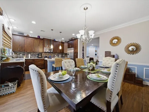 110 Riverwalk Cir E, Plantation, FL 33325