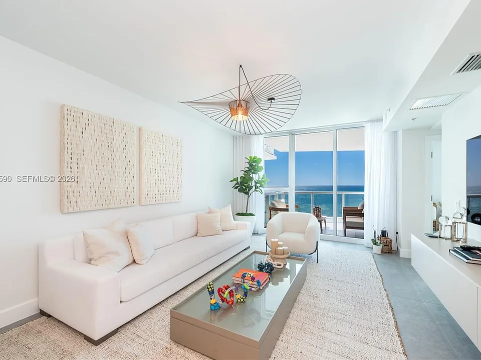 3801 Collins Ave #1502