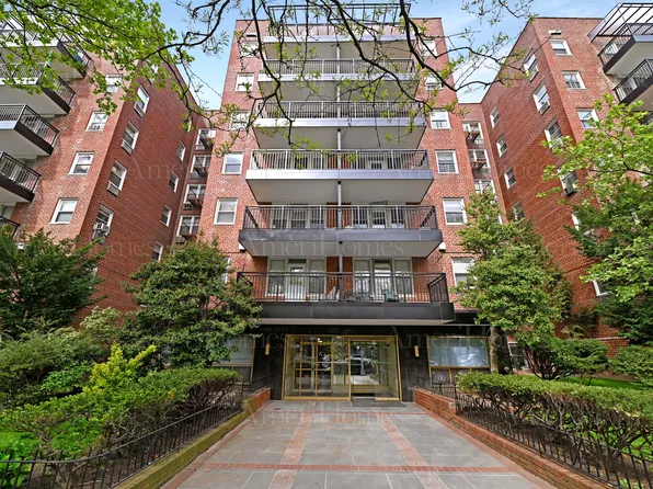 770 Ocean Parkway image 1 of 3