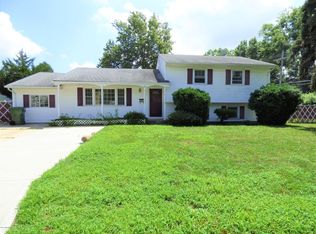 11 Park Ave, Eatontown, NJ 07724