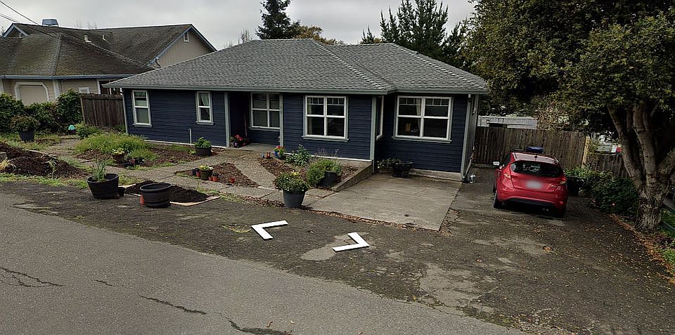 1st image of 308 Oak St ,