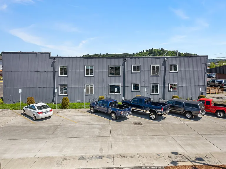 215 E 1st St #105 — Photo 9