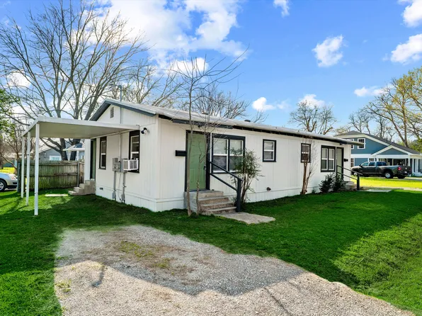 110 Poplar St, Waxahachie, TX 75165