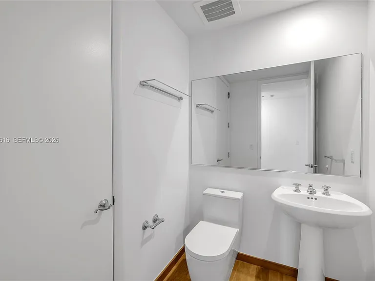 100 S Pointe Dr #1608 — Photo 22