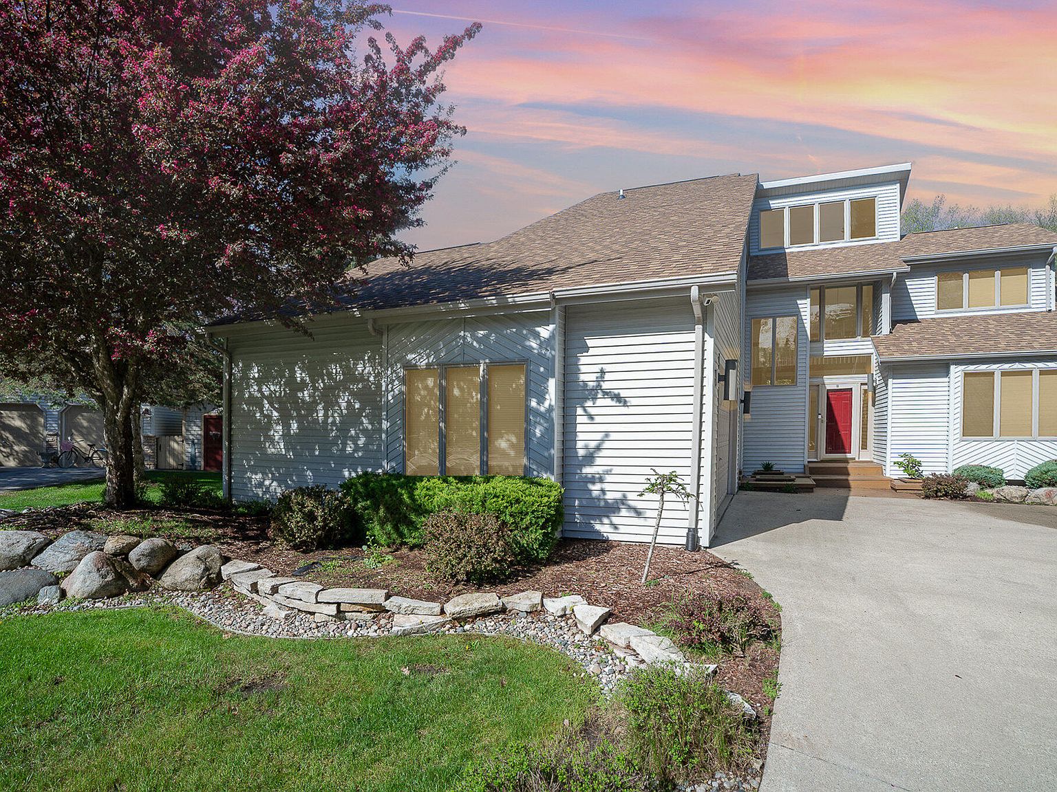 118 Harbor Ct, Houghton Lake, MI 48629 | Zillow