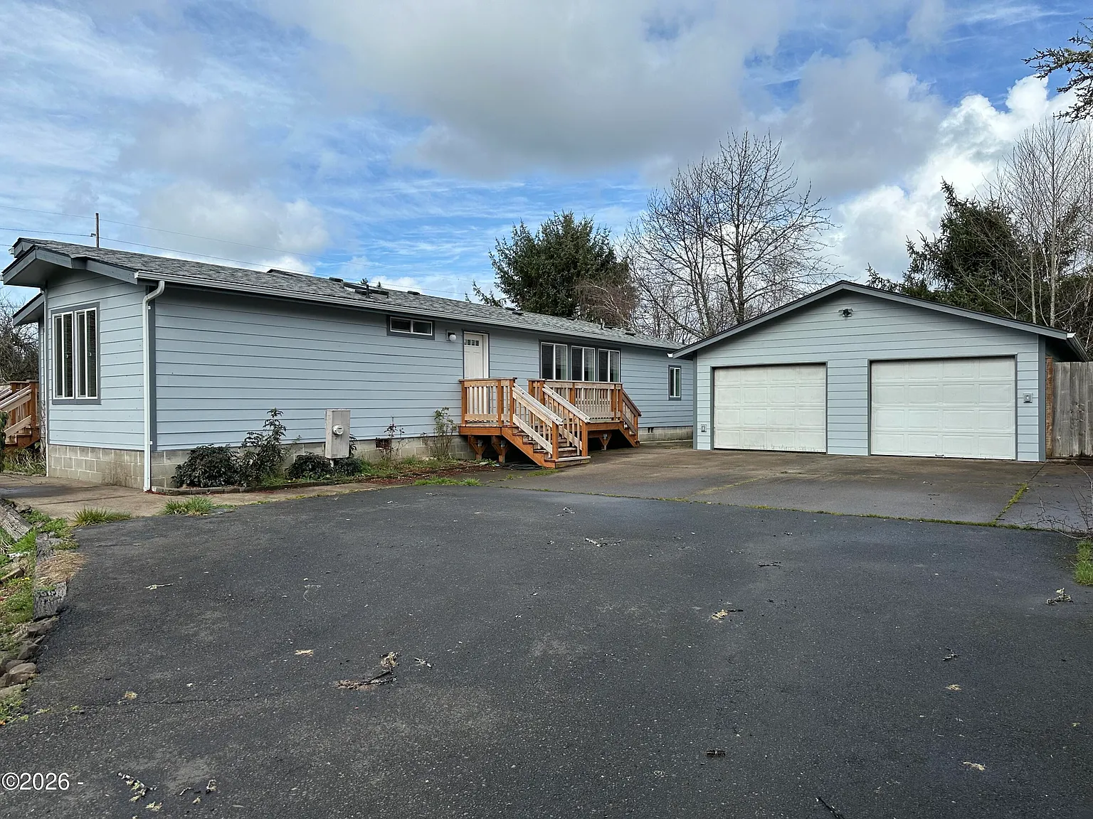 853 SW Siletz River Dr photo 1