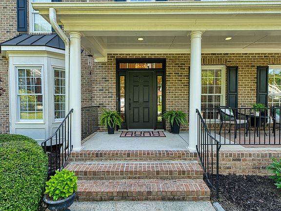 3rd image of 111 Witheridge Ct