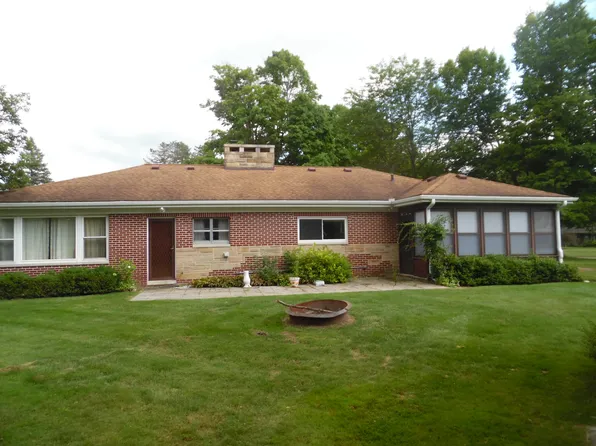 604 Manor Dr, Albion, MI 49224