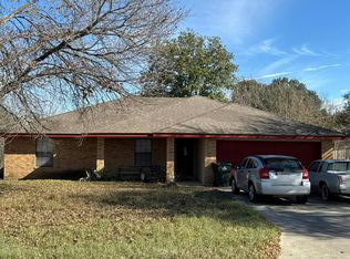 1513 Preston Dr, Seguin, TX 78155