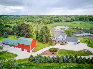 N92W31300 Hoff Rd, Hartland, WI 53029