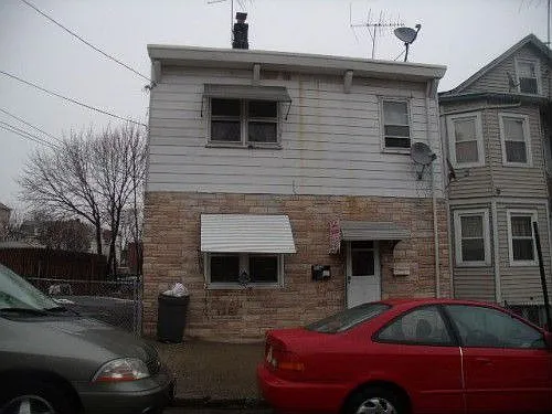 Building Photo 4