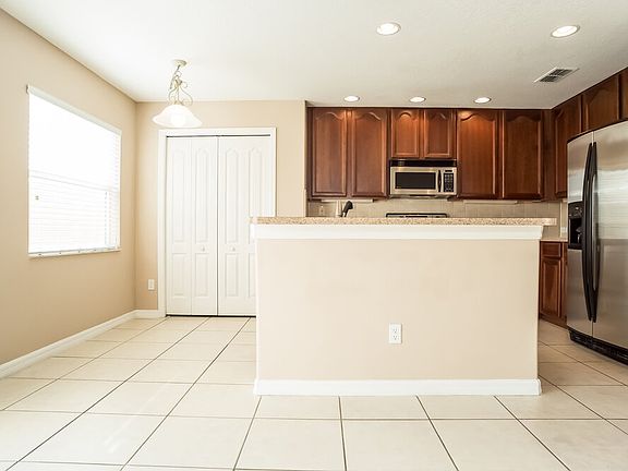 3rd image of 12652 Somerset Oaks St