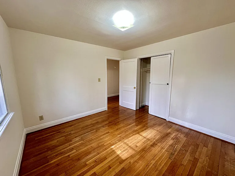 502 Elmhurst Rd — Photo 9
