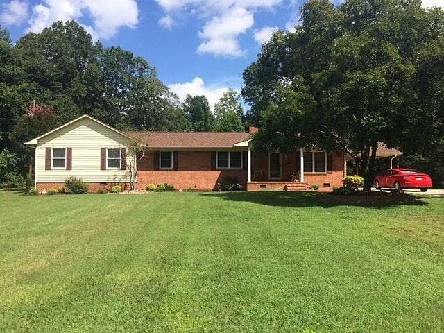 1st image of 3023 Lake Dr