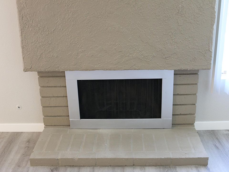 Fireplace is currently in White