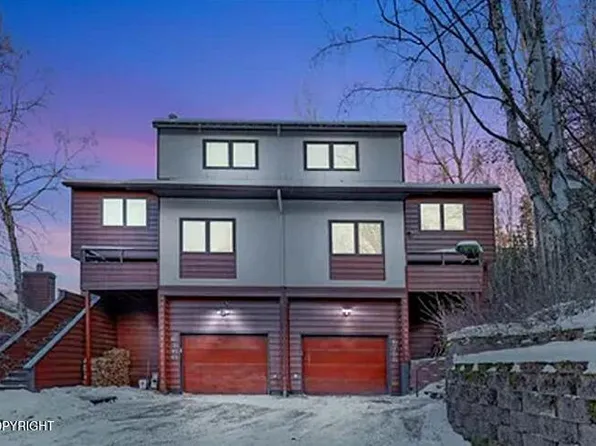 6734 Lunar Dr, Anchorage, AK 99504