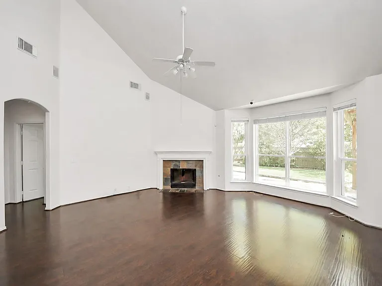 20510 Pioneer Bend Ct — Photo 5