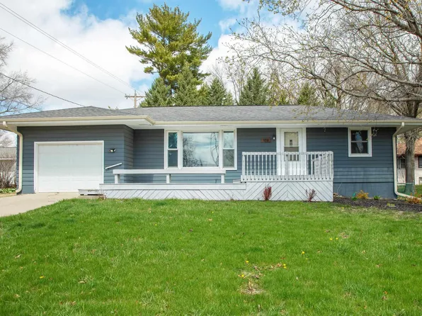 106 W Grant St, Conrad, IA 50621