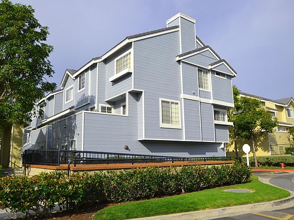 2nd image of 2800 Plaza Del Amo Unit 328