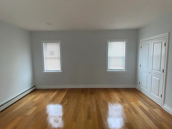 4th image of 2842 Sampson Ave #B
