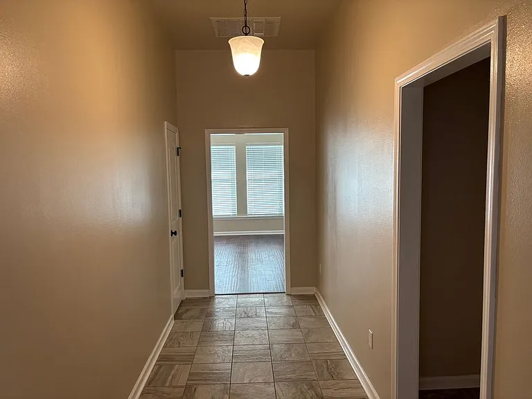 4625 Ames Blvd — Photo 2