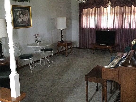 Formal sitting room