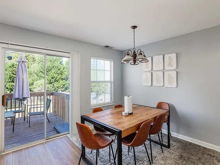 105 Curvewood Rd — Photo 9